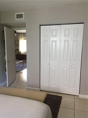 2741 NE 8th Avenue 14, Wilton Manors, FL 33334
