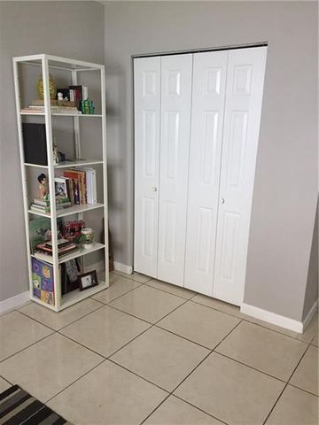 2741 NE 8th Avenue 14, Wilton Manors, FL 33334