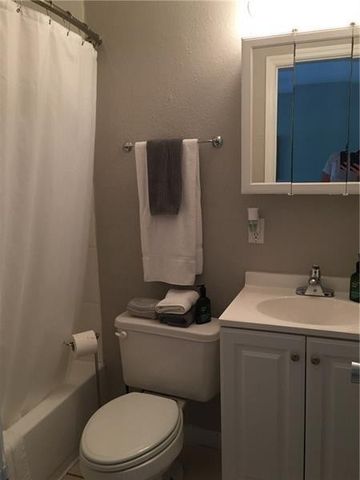 2741 NE 8th Avenue 14, Wilton Manors, FL 33334