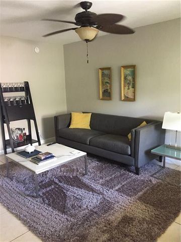 2741 NE 8th Avenue 14, Wilton Manors, FL 33334