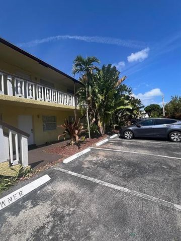 2741 NE 8th Avenue 14, Wilton Manors, FL 33334