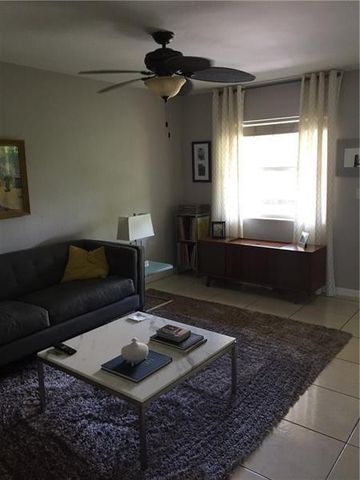 2741 NE 8th Avenue 14, Wilton Manors, FL 33334