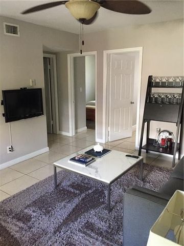 2741 NE 8th Avenue 14, Wilton Manors, FL 33334