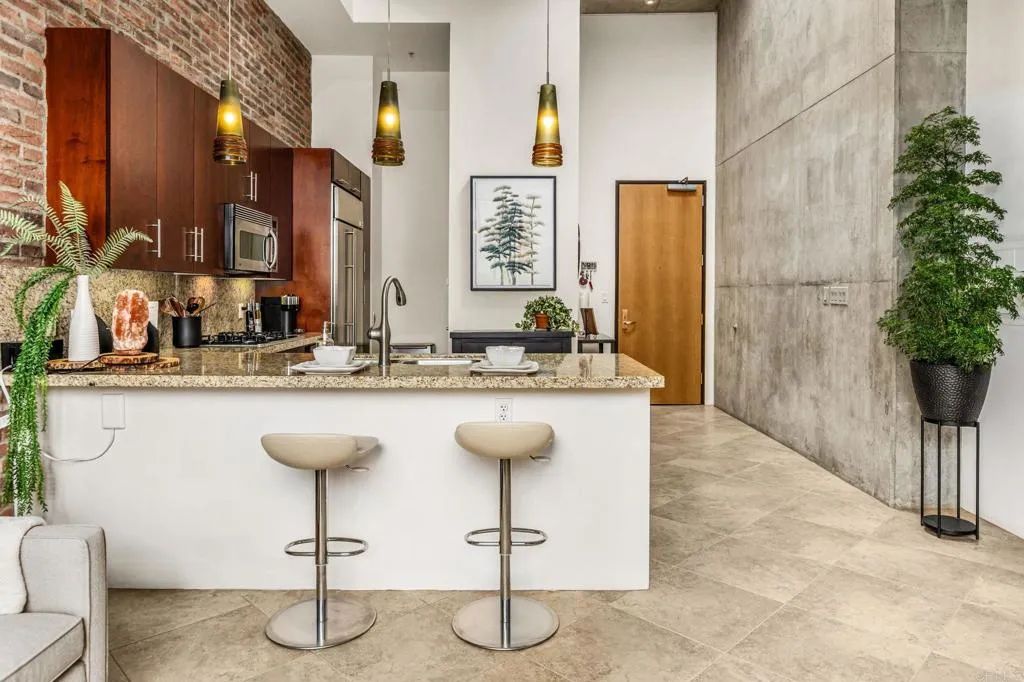 1050 Island Avenue 711, San Diego, CA 92101