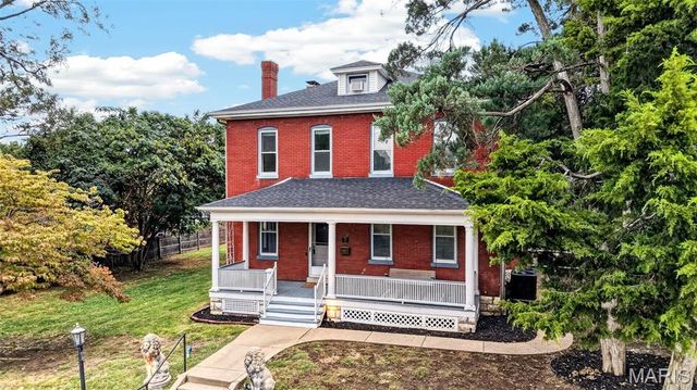552 Clark Street, St Charles, MO 63301
