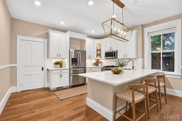 552 Clark Street, St Charles, MO 63301