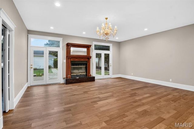 552 Clark Street, St Charles, MO 63301