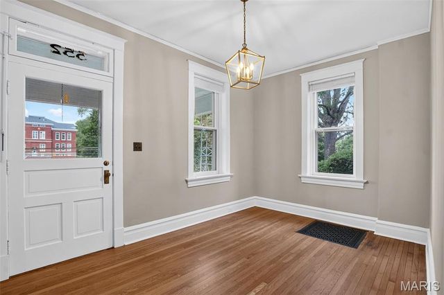 552 Clark Street, St Charles, MO 63301