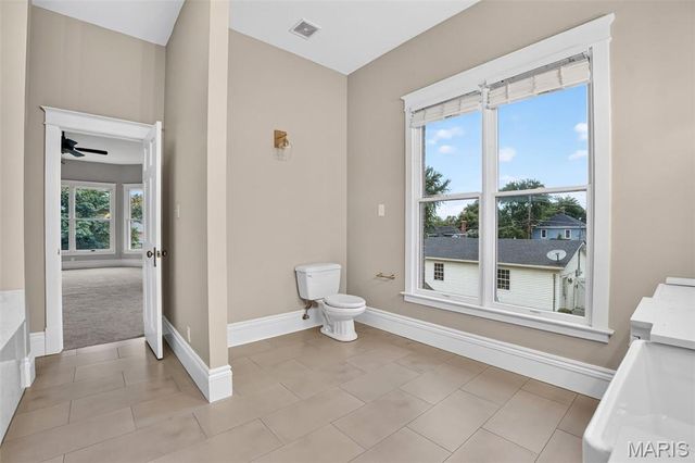 552 Clark Street, St Charles, MO 63301