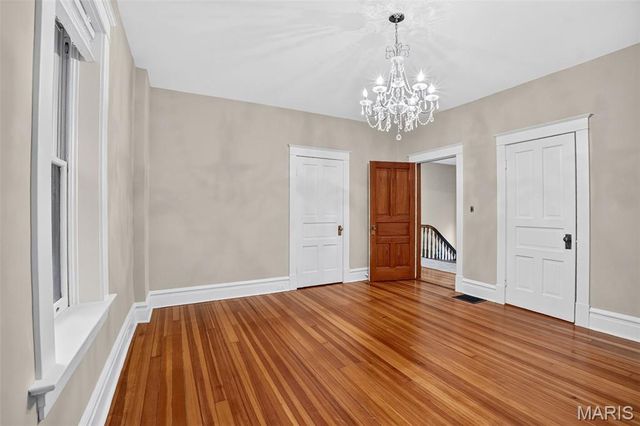 552 Clark Street, St Charles, MO 63301