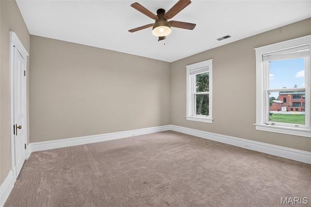 552 Clark Street, St Charles, MO 63301