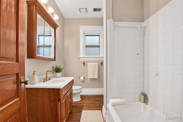 552 Clark Street, St Charles, MO 63301