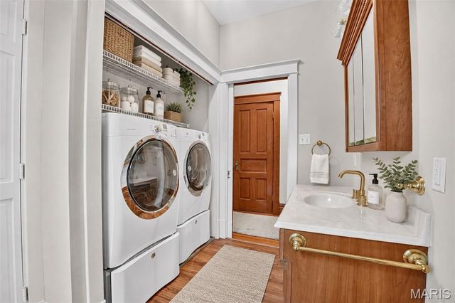 552 Clark Street, St Charles, MO 63301