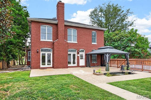 552 Clark Street, St Charles, MO 63301