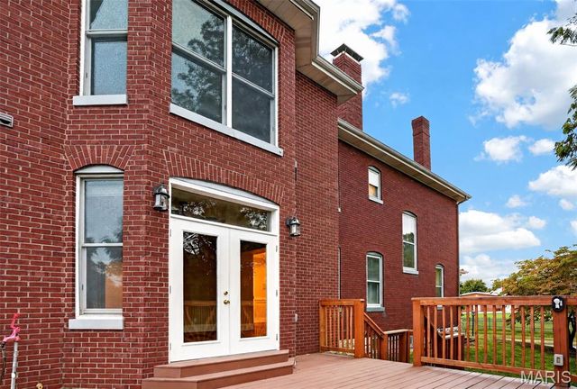 552 Clark Street, St Charles, MO 63301