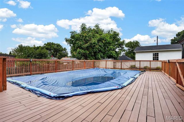 552 Clark Street, St Charles, MO 63301