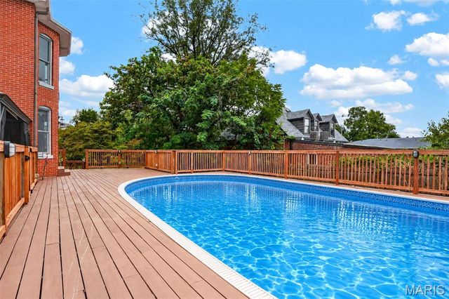 552 Clark Street, St Charles, MO 63301