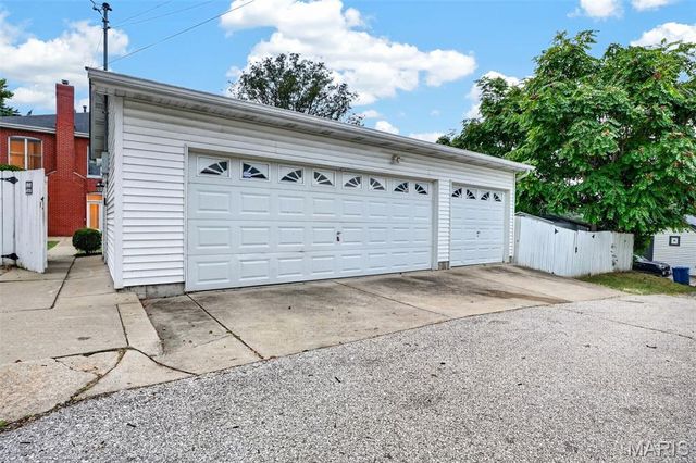 552 Clark Street, St Charles, MO 63301