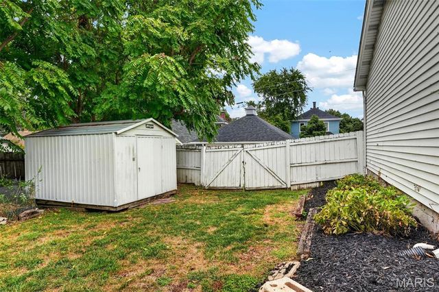 552 Clark Street, St Charles, MO 63301