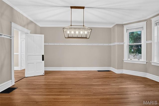 552 Clark Street, St Charles, MO 63301