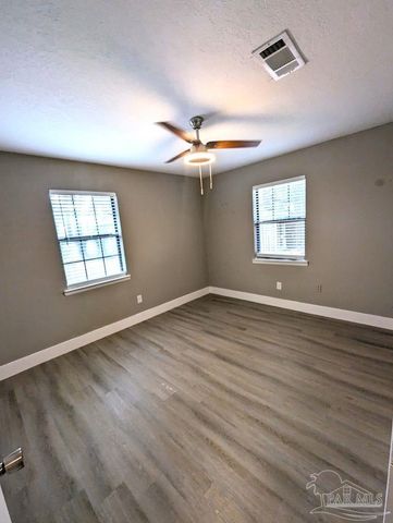 6045 Hamilton Bridge Rd, Milton, FL 32570