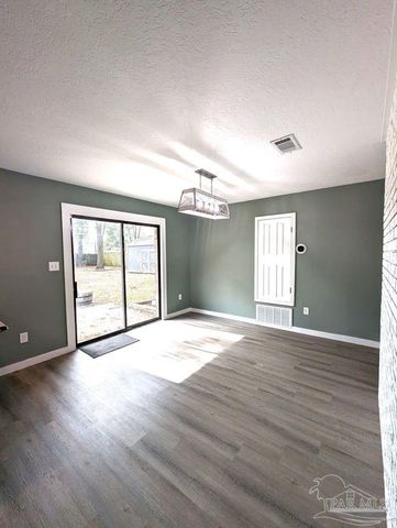 6045 Hamilton Bridge Rd, Milton, FL 32570