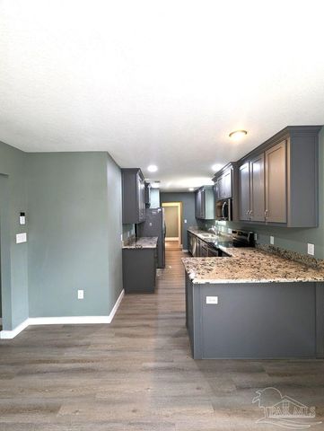 6045 Hamilton Bridge Rd, Milton, FL 32570