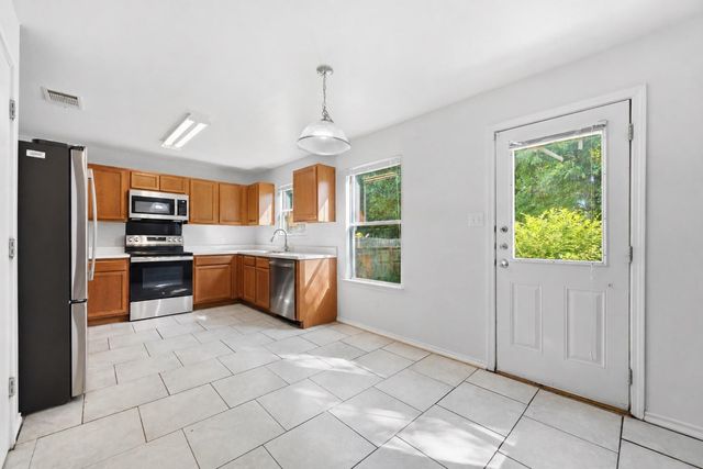 814 Indian Meadow DR, Georgetown, TX 78626