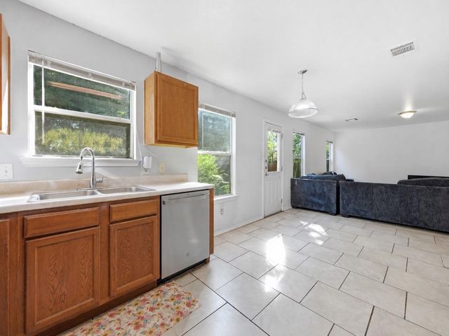 814 Indian Meadow DR, Georgetown, TX 78626