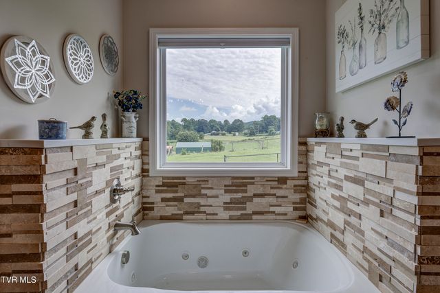 133 Ug Buckles Road, Elizabethton, TN 37643