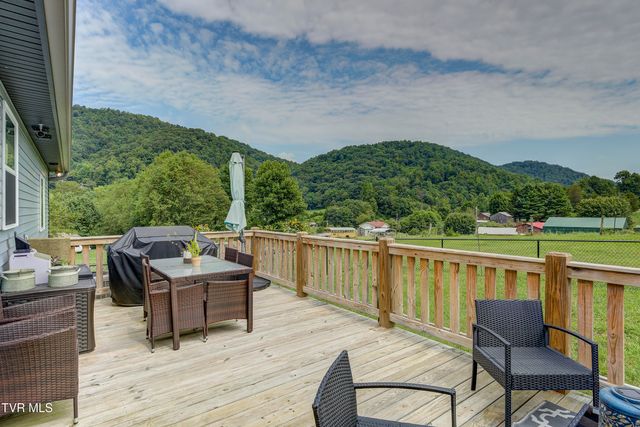 133 Ug Buckles Road, Elizabethton, TN 37643