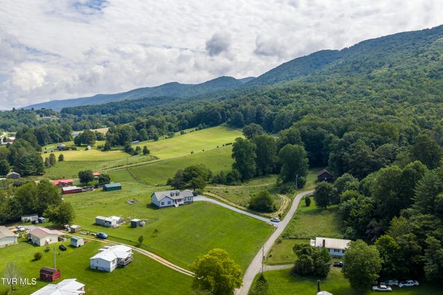 133 Ug Buckles Road, Elizabethton, TN 37643