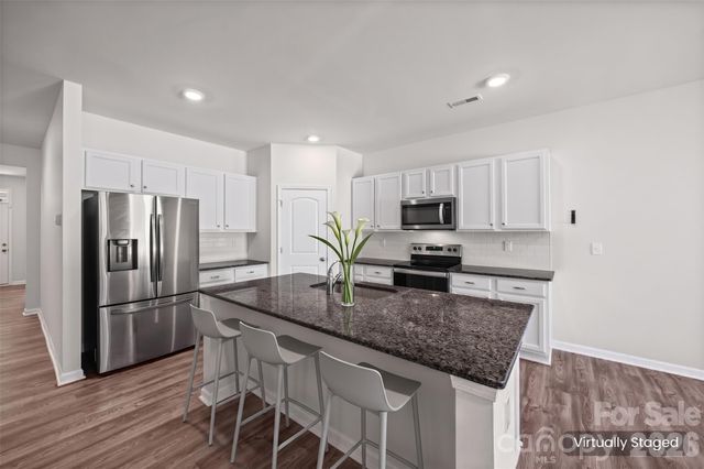 3036 Bluff Hill Lane, Charlotte, NC 28215