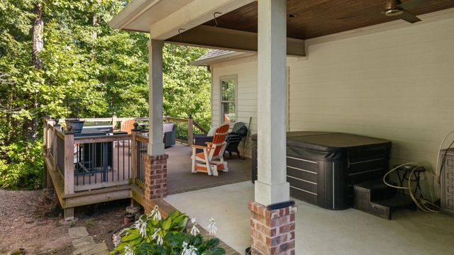 704 Pembridge Circle NW, Cleveland, TN 37312