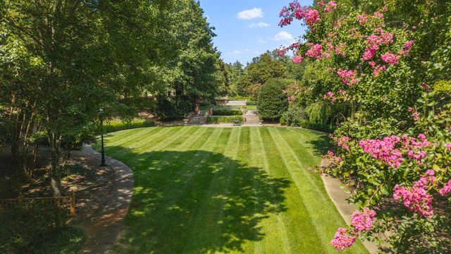 704 Pembridge Circle NW, Cleveland, TN 37312