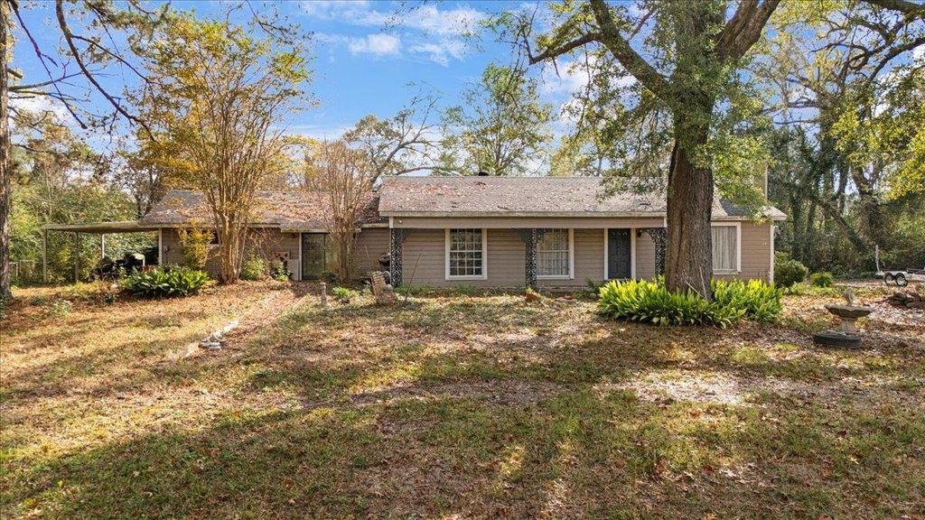 745 W Johnson Street, Tatum, TX 75691