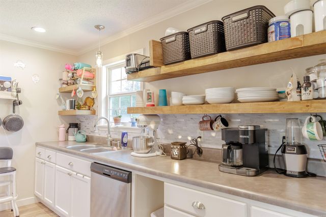 1894 Highway 60 E, Houston, AR 72070