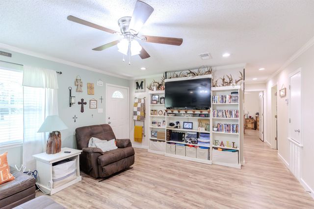 1894 Highway 60 E, Houston, AR 72070