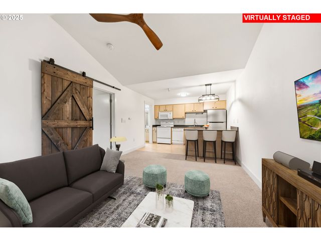 9837 Ne IRVING St 322, Portland, OR 97220