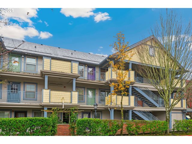 9837 Ne IRVING St 322, Portland, OR 97220