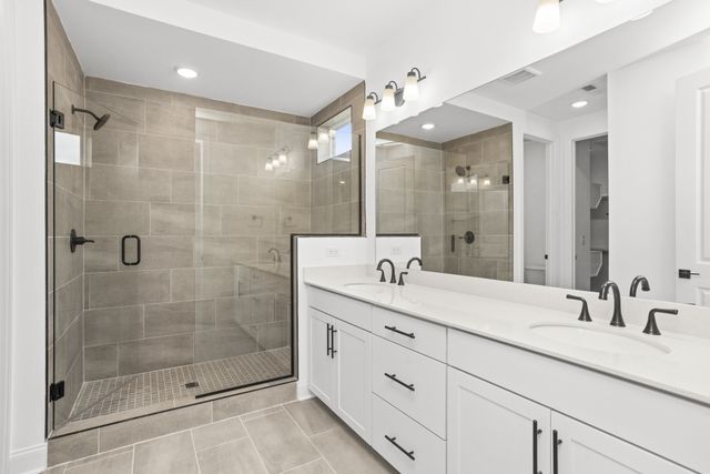 1544 Oak Springs Dr, Columbia, TN 38401