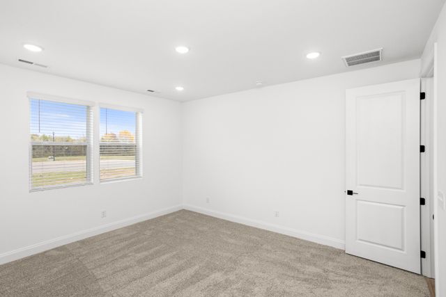 1544 Oak Springs Dr, Columbia, TN 38401