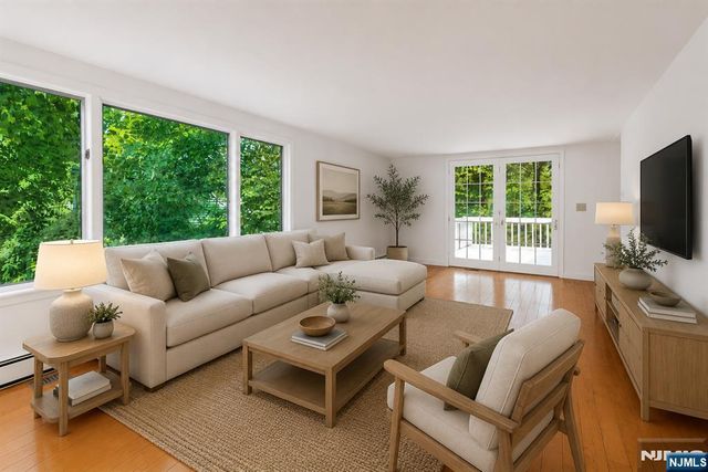 18 Mountainside Drive, Wayne, NJ 07470