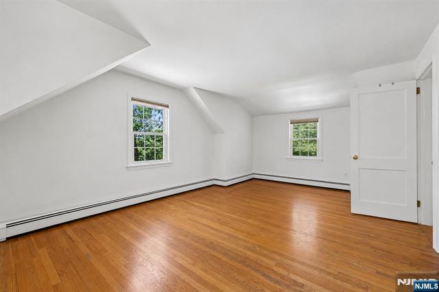 18 Mountainside Drive, Wayne, NJ 07470