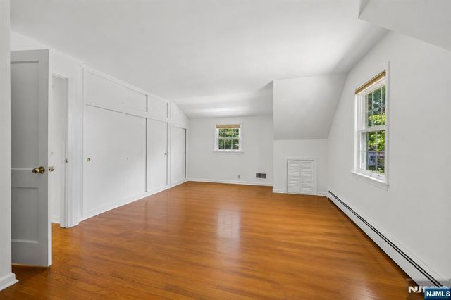 18 Mountainside Drive, Wayne, NJ 07470