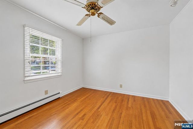 18 Mountainside Drive, Wayne, NJ 07470