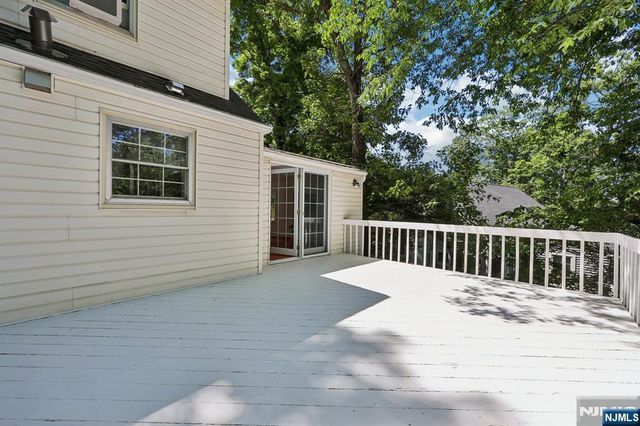 18 Mountainside Drive, Wayne, NJ 07470