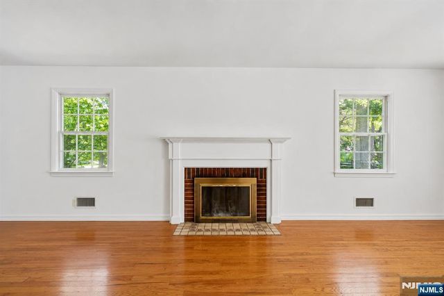18 Mountainside Drive, Wayne, NJ 07470