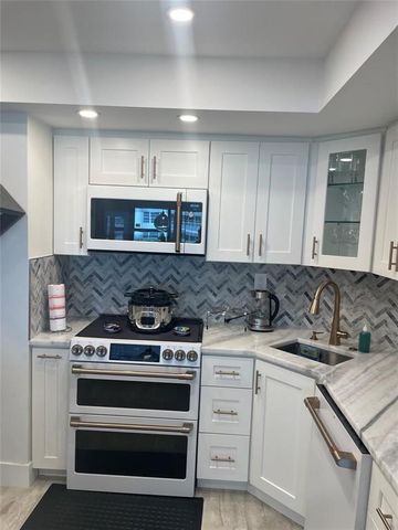3800 Galt Ocean Drive 204, Fort Lauderdale, FL 33308