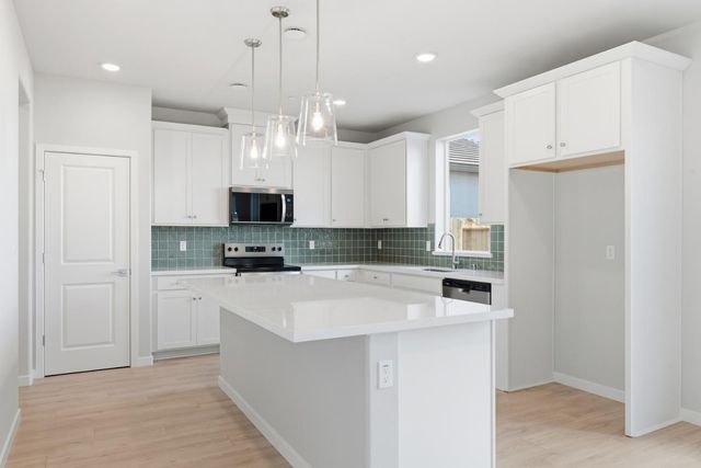 8297 Morning Star Way, Elk Grove, CA 95757